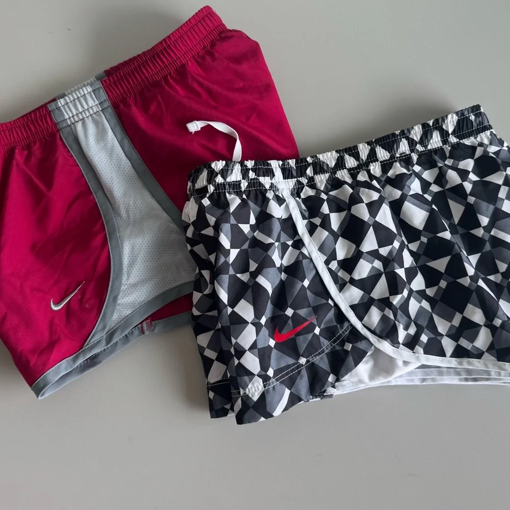 Nike Girls Athletic SHORTS x 2 Pair Size Small Black White Pink